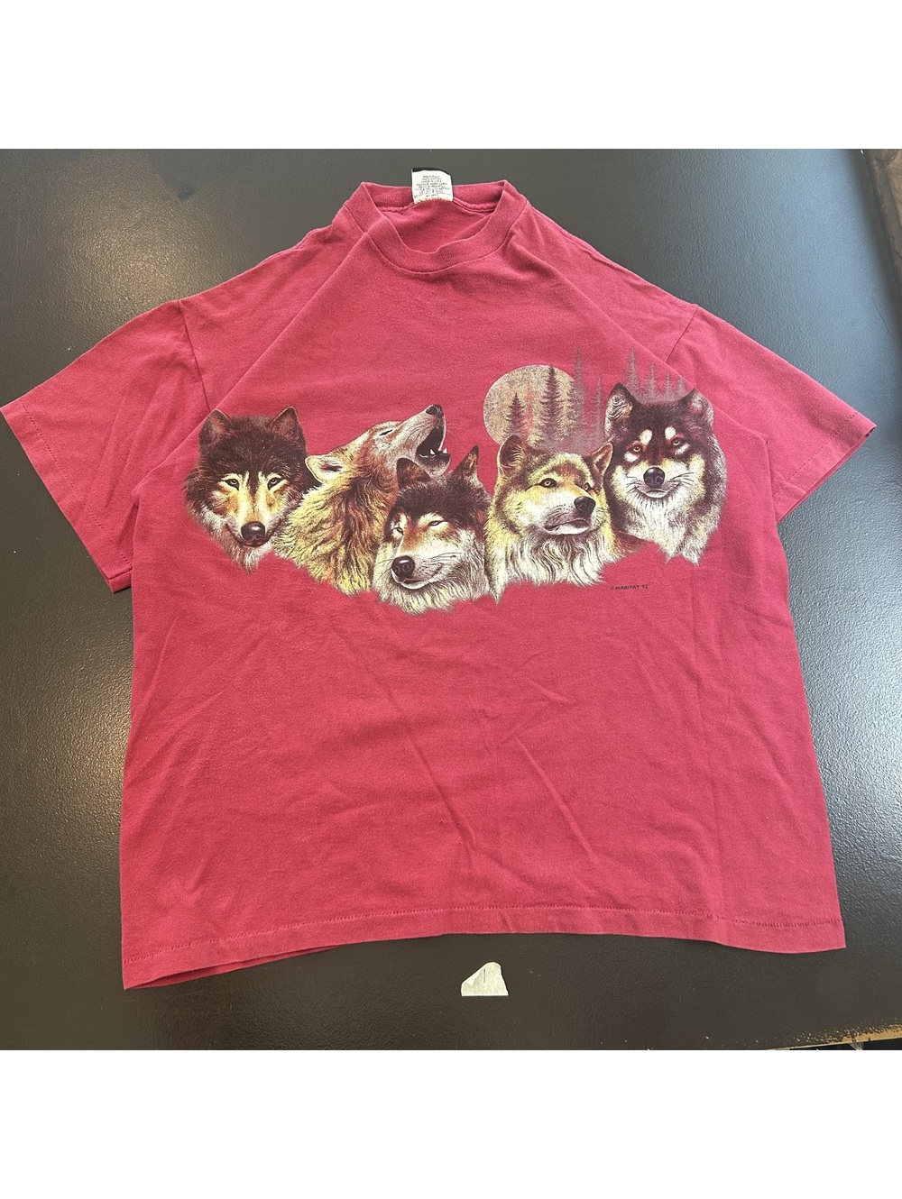 Vintage Signal Sports Red T-Shirt with Wolf Graphic, Size Large